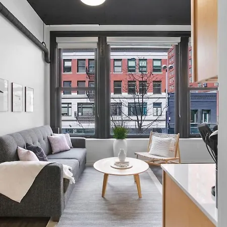 Upscale Apartment Suite - Close To Everything